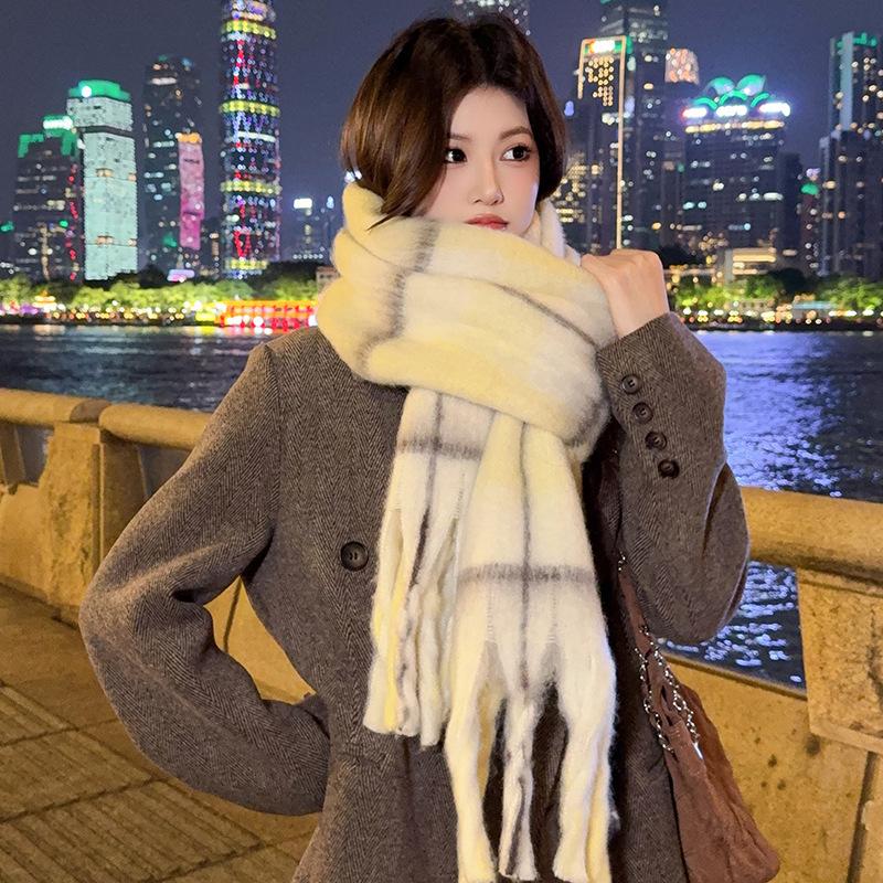 Korean Atmosphere, High-grade Plaid Fringed Scarf, Women's Winter New Versatile Thickened Warm Scarf, Shawl