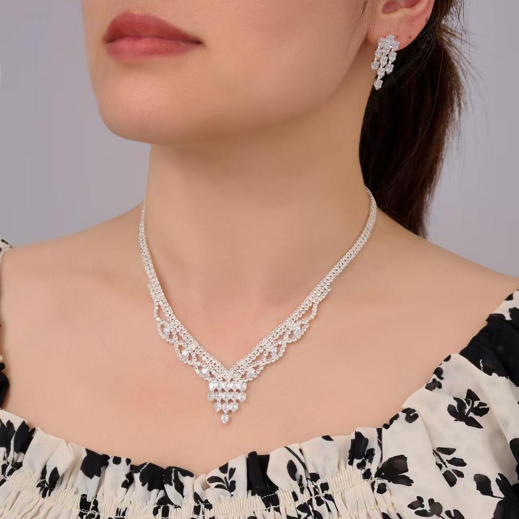 Sparkling Diamond Bridal Necklace & Earrings Set for Wedding and Evening Dress