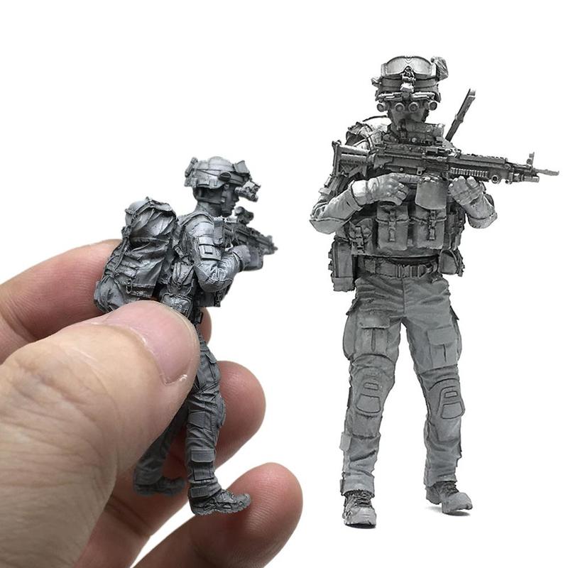 1/35 Resin Figure Model Kit Sci-fi Army Tanks & PILOT unpainted unassembled KIT 1/35 Resin Figure Model Kit Sci-fi Army Tanks & PILOT unpainted unassembled KIT