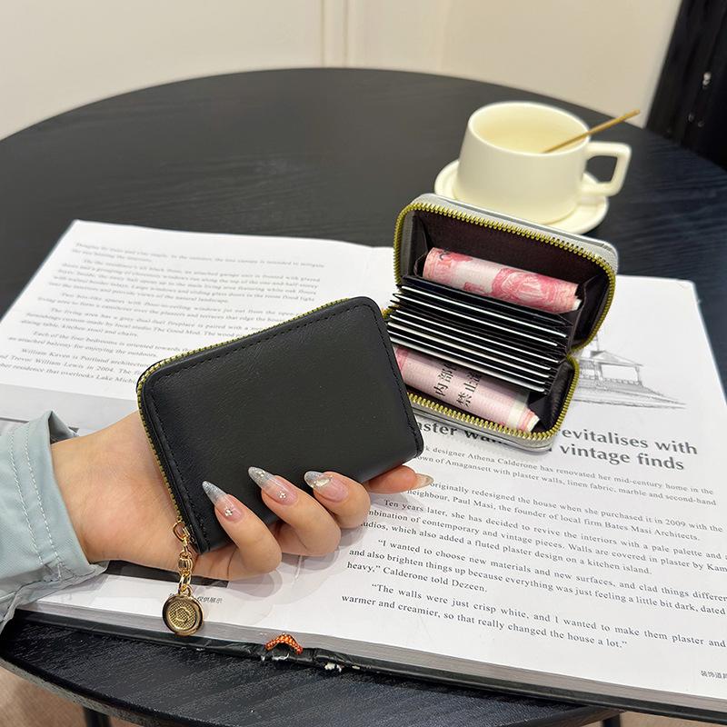 Women’s Zipper Short Wallet Crocodile Embossed PU Leather Large Capacity Card Holder Coin Purse Zip Around Wallet