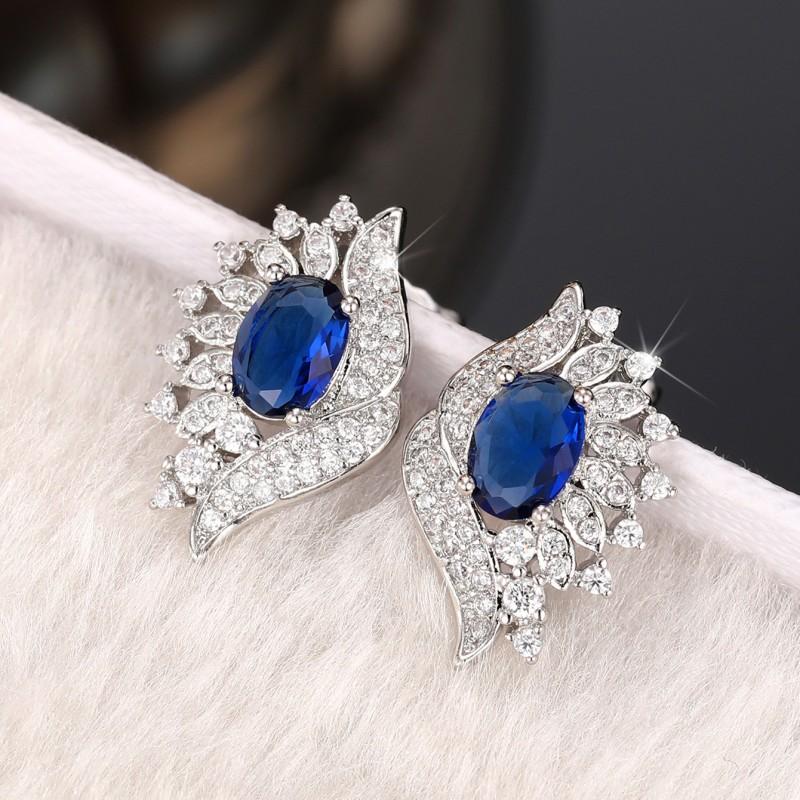 Huitan Chic Creative Design Stud Earrings Female Party Zircon with Dazzling Cubic Zirconia Aesthetic Lady Delicate Ear Studs