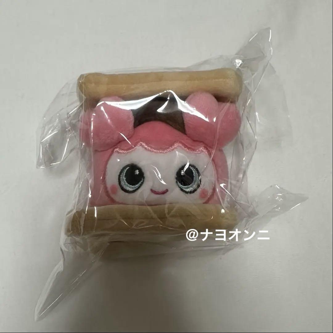 

[USED] TWICE BABY LOVELYS S mores Bag Charm Mobley