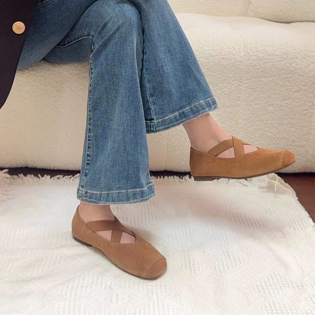 

Leather retro niche suede round head cross strap flat ballet shoes women s spring and autumn new Mary Jane single shoes 40 светло-коричневого