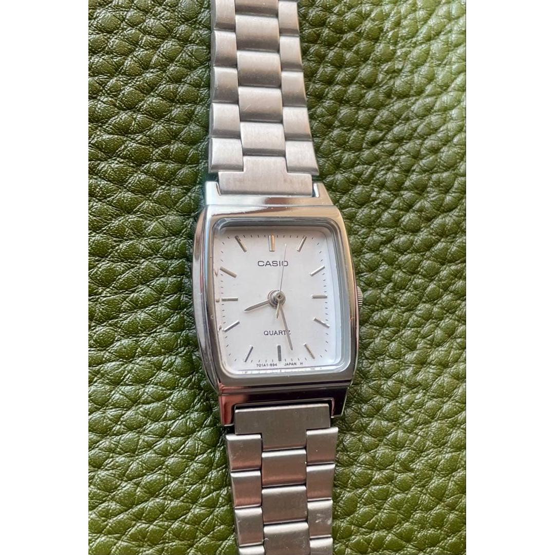 Good condition CASIO quartz watch white dial WATER RESIST