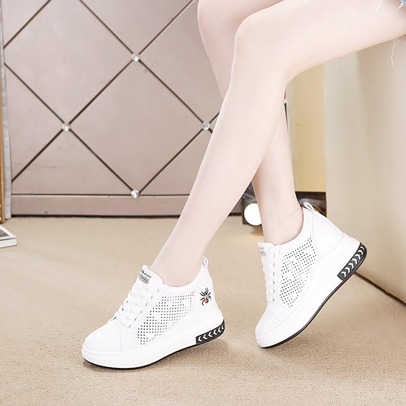 

Осенние новые низкие туфли на платформе, увеличивающие высоту стельки, женские повседневные белые туфли, модные кроссовки на шнуровке