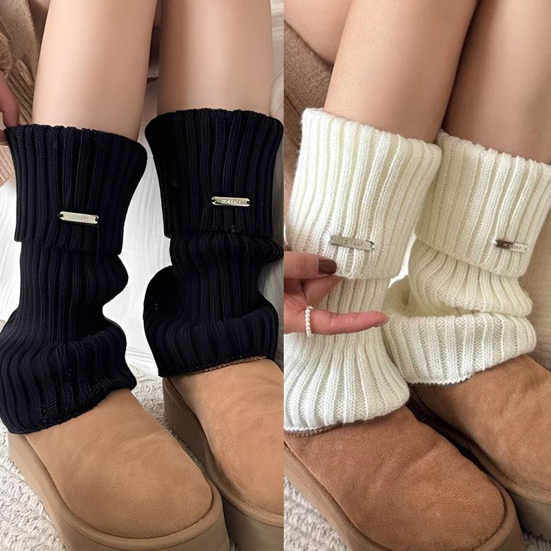 Y2k Puños Negros Blancos de Punto Logo Metálico Japonés Calentador de Pierna de Calcetín de Invierno para Mujer Calidez Versátil para el Pie Nuevo
