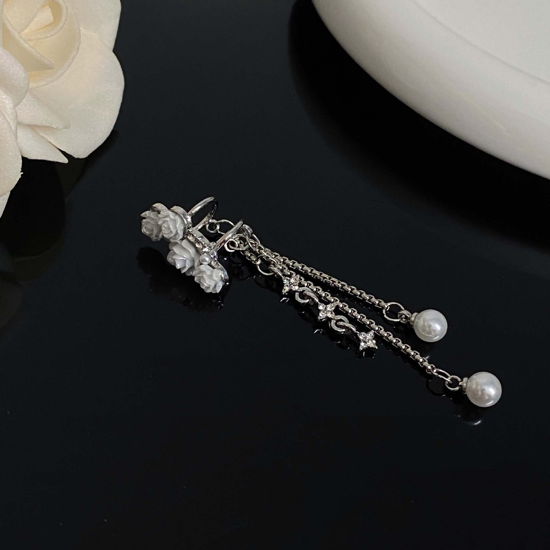 

Модная ретро-роза с длинной кисточкой, клипса для ушей, простая универсальная безушная серьга, бижутерия, подарок как