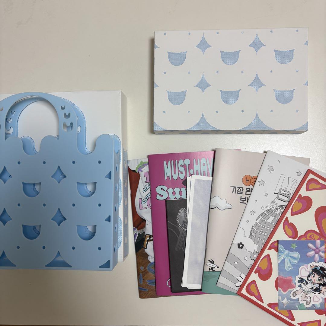 

[USED] NewJeans Get Up Beach Bag with Trading Card Hani