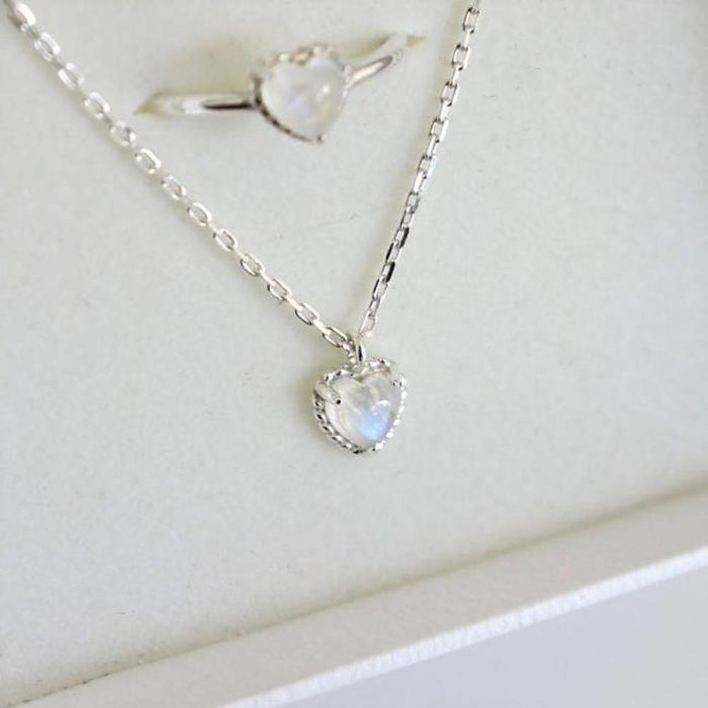 [Onoma] Onm 92.5 Silver Moonstone Heart Mystery Necklace (9594289)