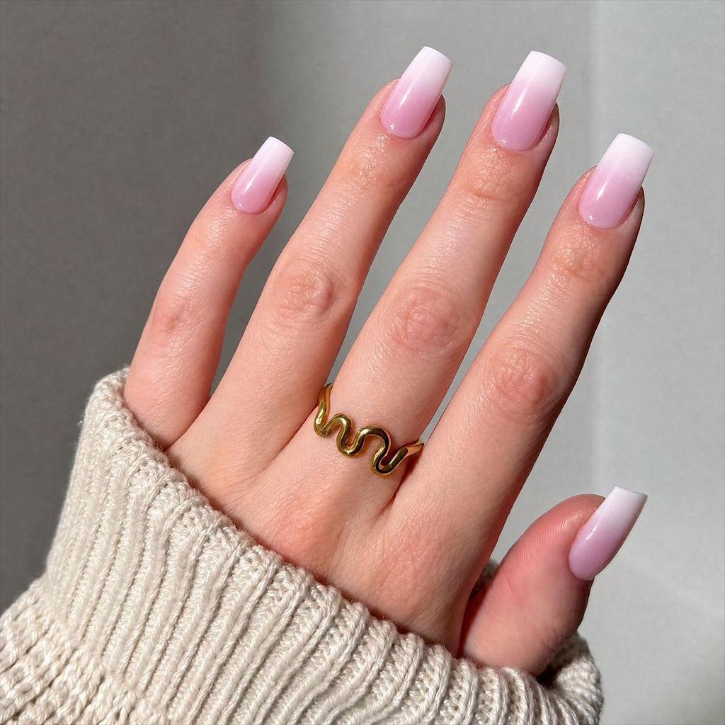 Hochwertige tragbare künstliche Nägel im Mandel-Nude-French-Stil – mittellange und lange Nagelspitzen