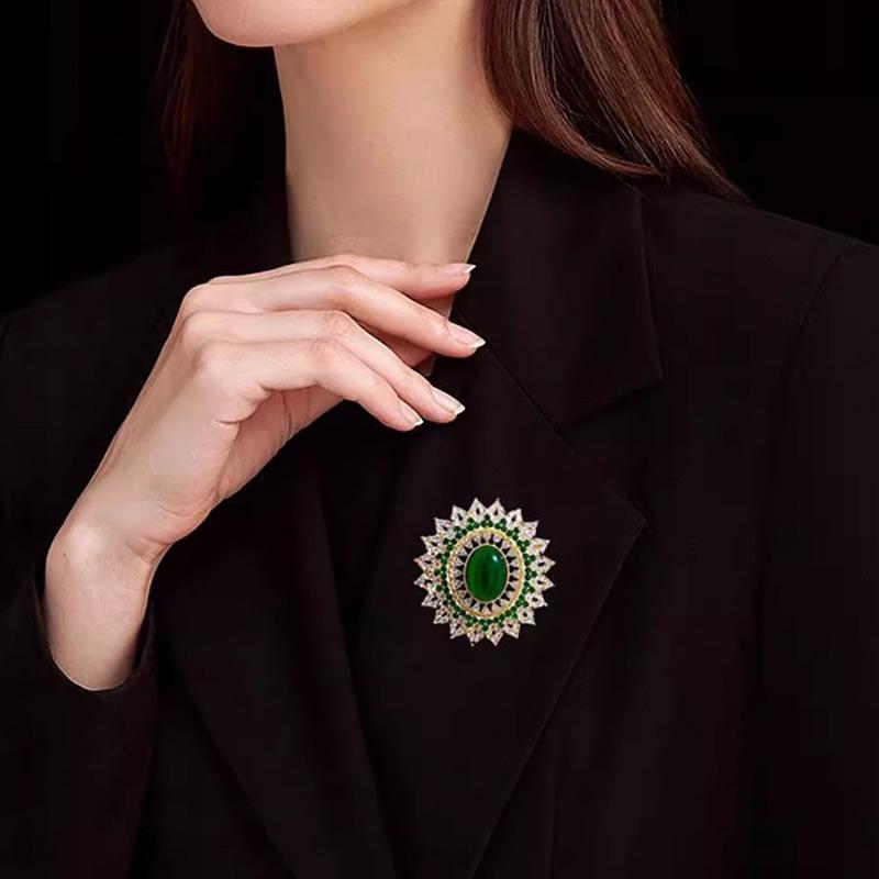 High-end Court-style Oval Brooch and Corsage, Luxurious and Elegant Brooch, Exquisite Suit Accessories