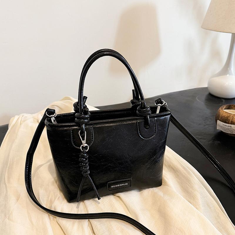 

Модные универсальные красные сумки для женщин, новые простые сумки через плечо из искусственной кожи для шопинга и поездок на работу, женские кошельки-ведра (20cm<Max Length<30cm)