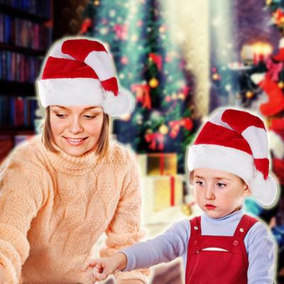 2024 Cappelli di Natale a Maglia Rossi alla Moda Berretto con Velluto Caldo per Bambini Adulti Berretto Decorazione di Natale Capodanno