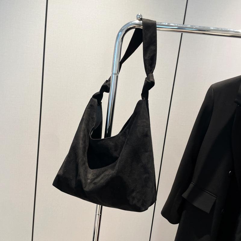 Shoulder bag European and American retro casual personalized handbag commuting simple large capacity fashion niche design tote bag