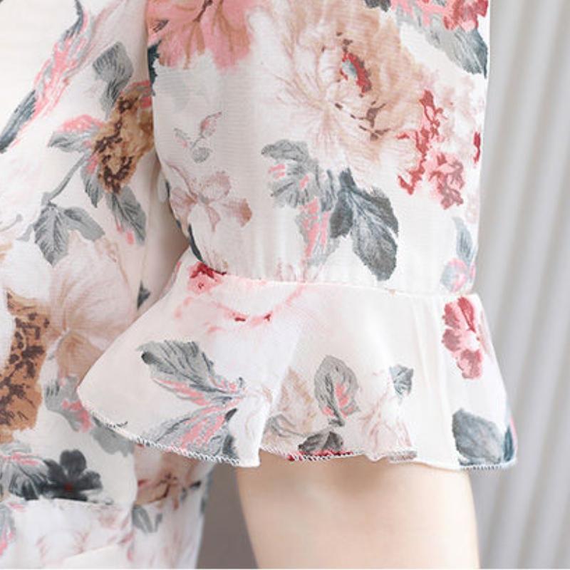 Жуынатын бөлмедегі қыздың жеке видеосы эротикалық видео