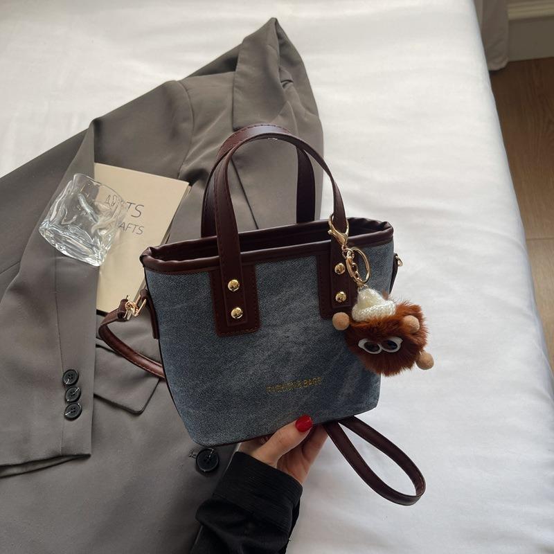 High-end Light Luxury Small Bag Women's New Versatile Messenger Bag Niche Unpopular Portable Bucket Bag Women