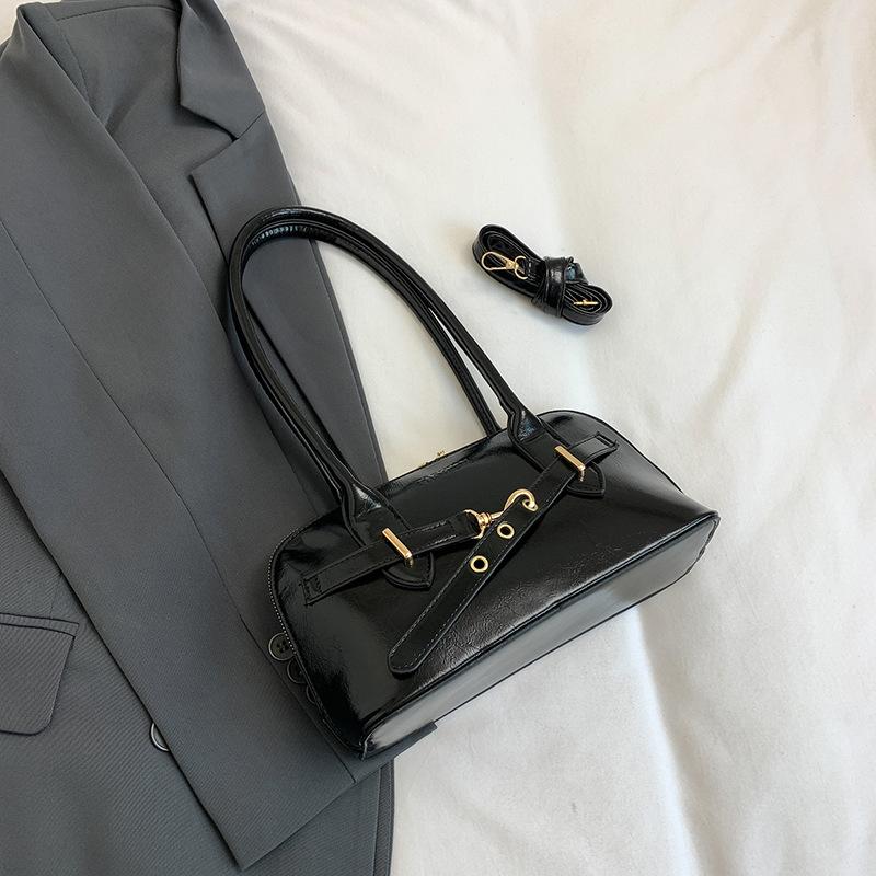 Portable Commuter Bag Women 2025 New Armpit Bag Large Capacity Bowling Bag
