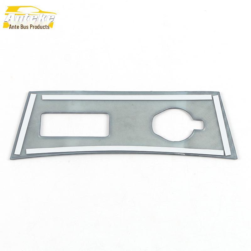 Kompatibel med Great Wall 19 modeller: Trim för cigarettändare fram på vapen, Förkromat överdrag till askkopp i mittkonsolen, Klistermärke för bildelar.