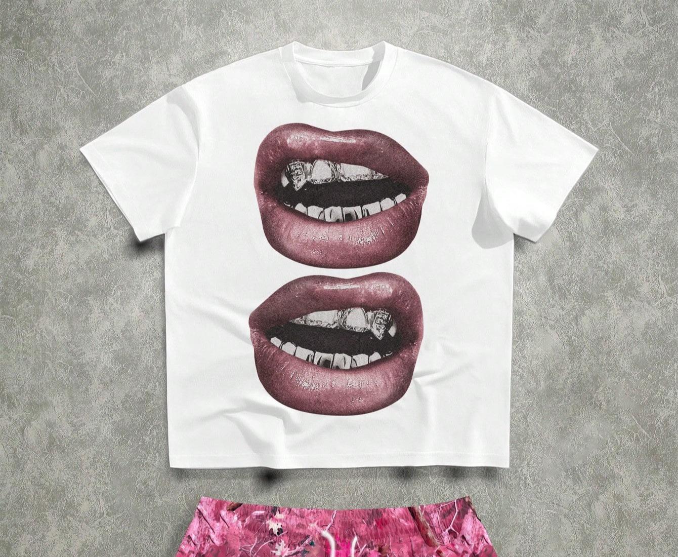 

Предложение ограничено по времени на мужскую футболку Maniti EMRG с коротким рукавом и круглым вырезом с принтом губ для лета 2025 4XL