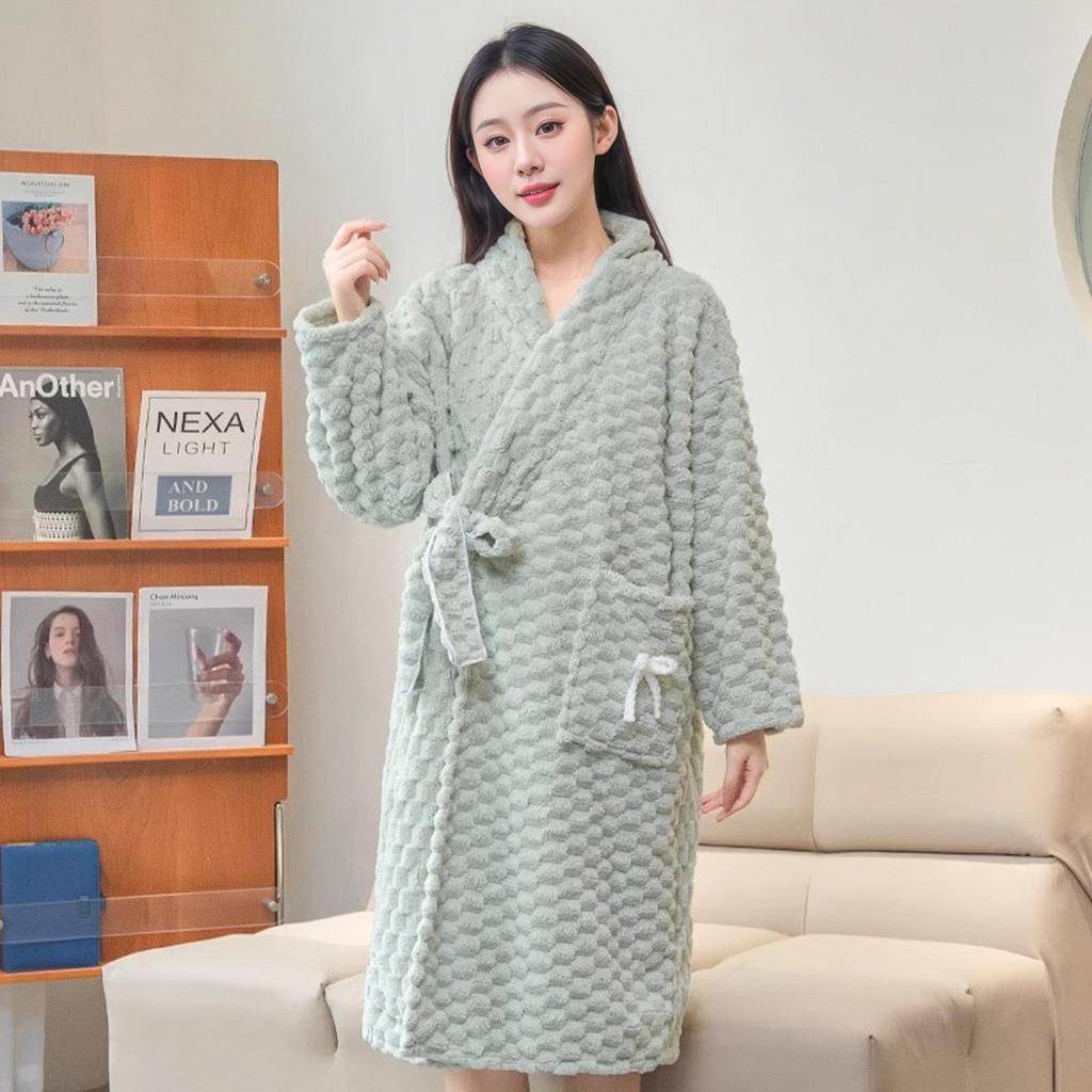 Women's Thickened A-Line Hooded Bathrobe: Pure Cotton, Absorbent & Quick-Drying, Perfect for Autumn/Winter Warmth After Bathing.