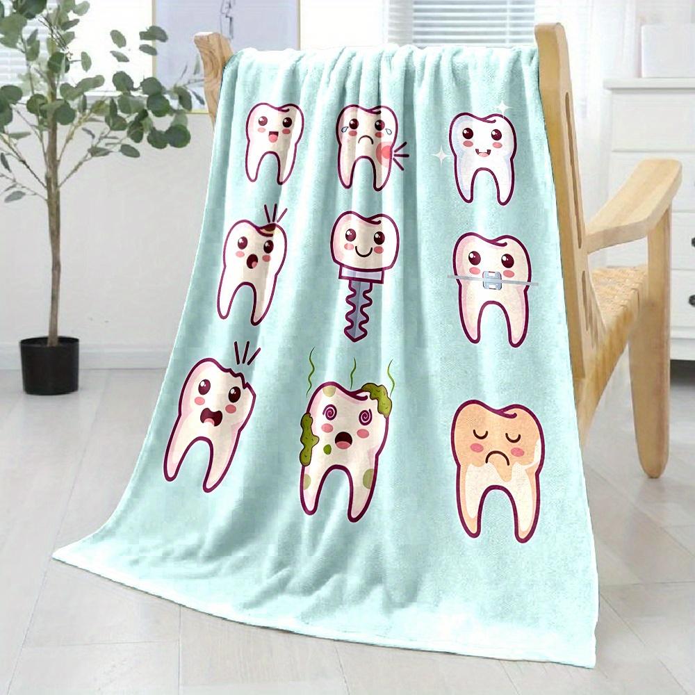 Cozy Cartoon Teeth Print Flannel Throw Blanket – Soft, Reversible, All-Season Comfort for Home, Office, or Travel – Perfect Gift