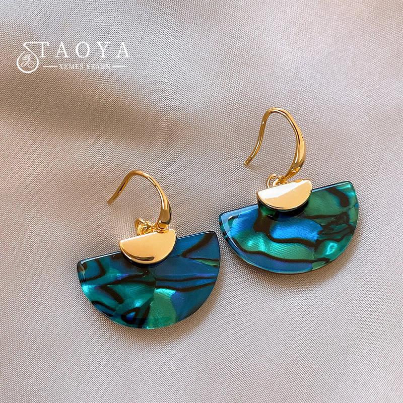 Design Sense Green Texture Fan-shaped Pendant Earrings 2026 New Jewelry Unusual Fashion AccessoriesFor Womens Christmas Earrings