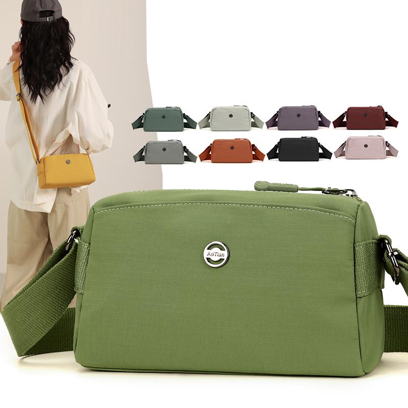 

Women s Bag Shoulder Crossbody Bag Lightweight Multi-compartment Mother Bag світло-зелений колір