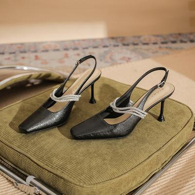 79916 [peau de mouton] talons hauts talons fins pour femmes 2025 nouvelles sandales à bout carré et arrière ouvert strass bride un mot
