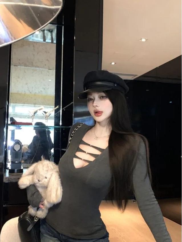 Spicy V-Neck Long-Sleeve Velvet T-Shirt Women's Slim Fit Cinched Waist Base Layer Black Top