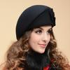 Baretka Dvojitá kvetinová dekorácia Elegantná Klasická Hladká Mäkká Udržuje teplo Jednofarebná Jeseň Zima Dámska Čiapka Francúzskeho Umelca na Vonkajšie Použitie