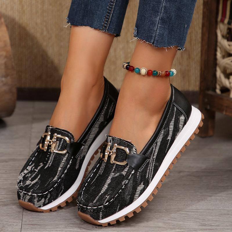 Large size metal buckle platform single shoes autumn new fashionable versatile metal buckle casual single shoes
