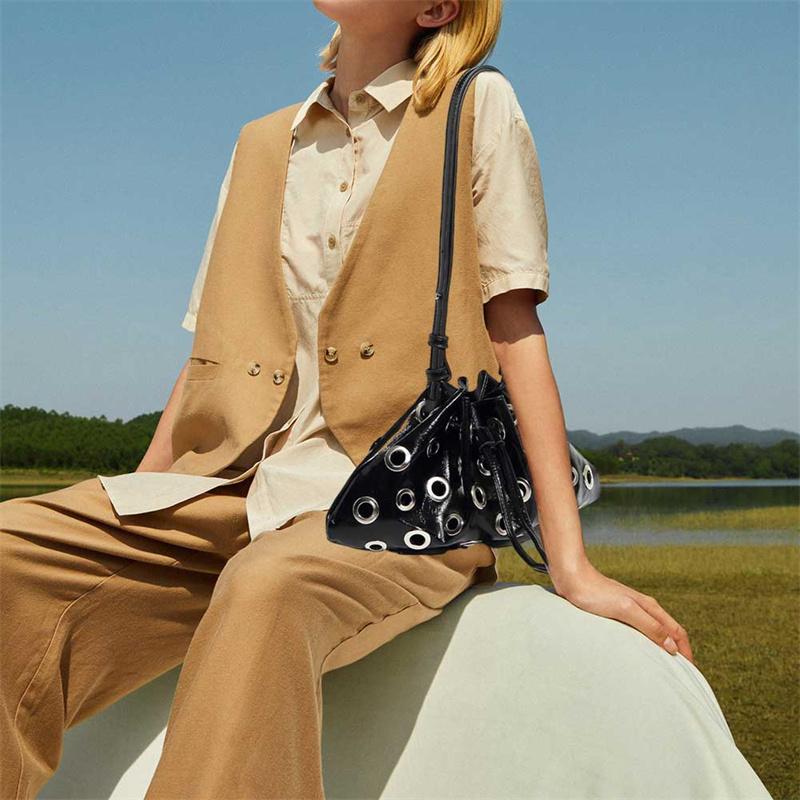 Women Metal Stud Shoulder Bag Large Capacity Retro Hollow Handbag Drawstring Crossbody Bag Shopping Vacation Handbag AVE