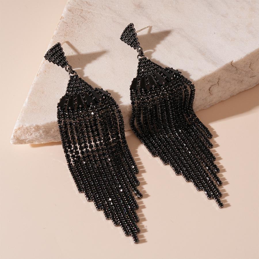 Srebrne Kolczyki Sztyfty z Kwiatem Czarnego Diamentu i Geometrycznym Frędzlem - Elegancki, Luksusowy, Wysokiej Klasy Design dla Kobiet