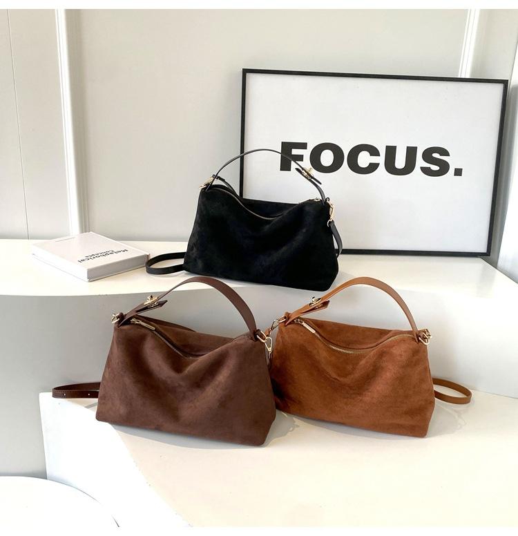 Women Suede Shoulder Bag Crossbody Bag Adjustable Strap Hobo Purse With Inner Pocket Satchel Purse Clutch Purse Zipper Handbag