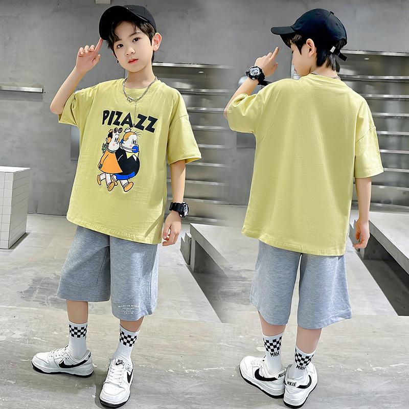 Lässiges Baumwoll-T-Shirt für Jungen im Sommer