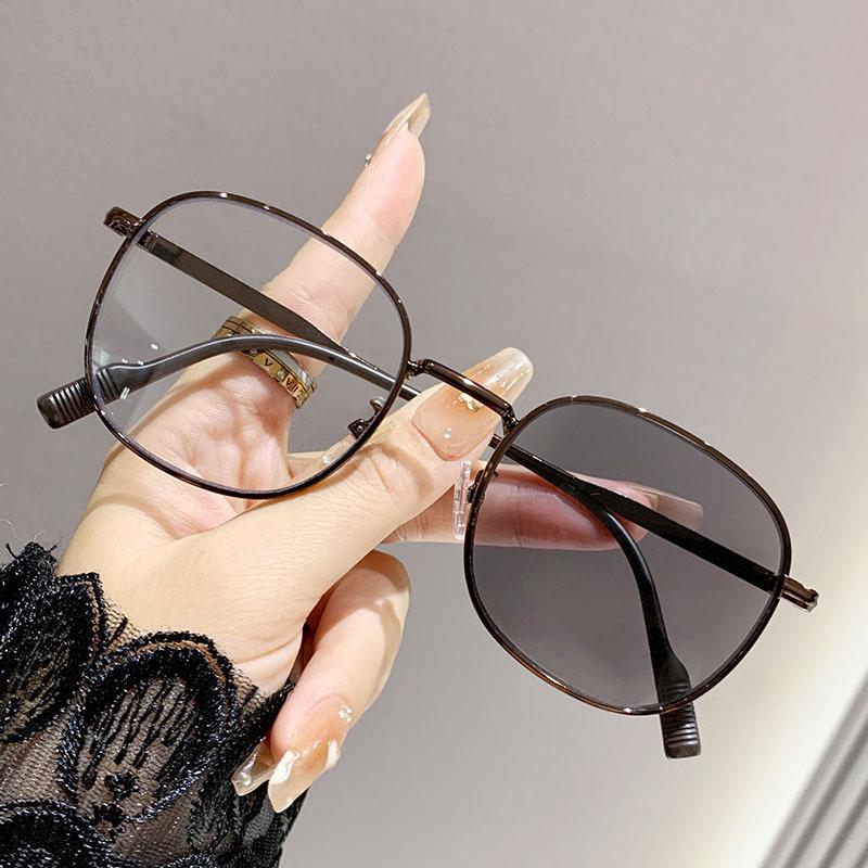 Automatic Po-sensitive Anti-blue Light Small Round Frame Nearsighted Glasses 7759