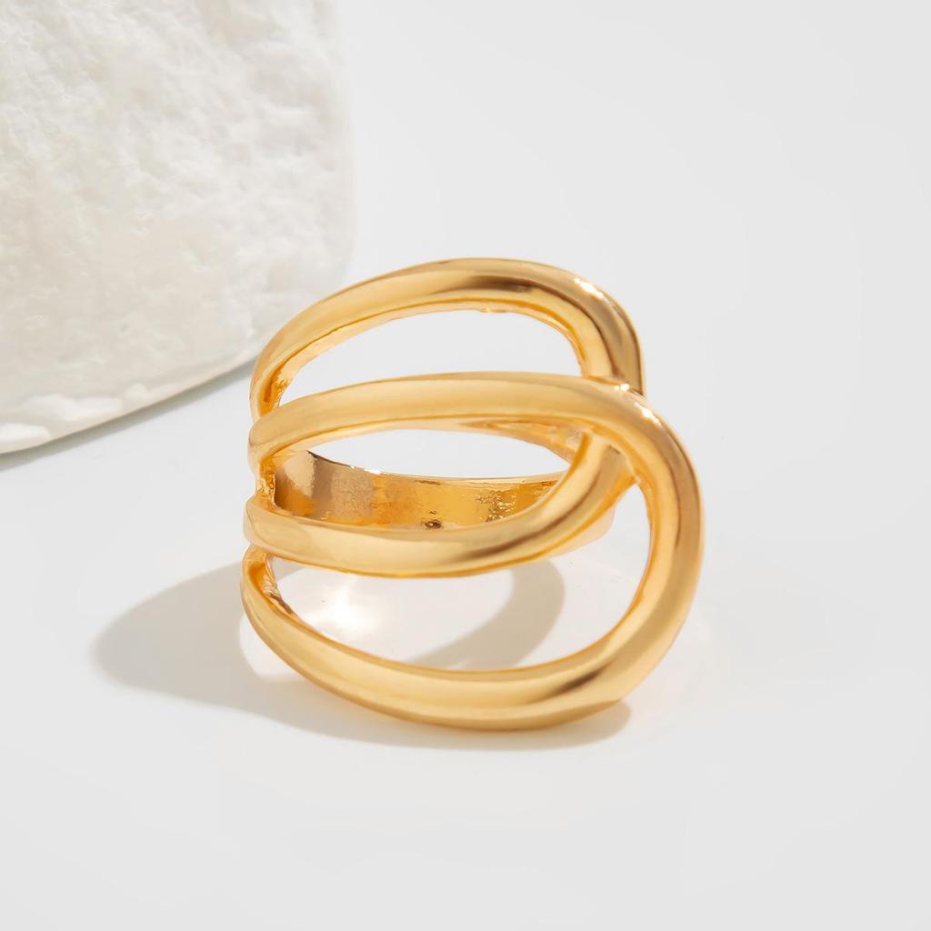 Enkelt Geometri Legeringsarmbåndsett Uregelmessig Linje Blank Fjærarmbånd Mote Pendler Fest Passer for Kvinner