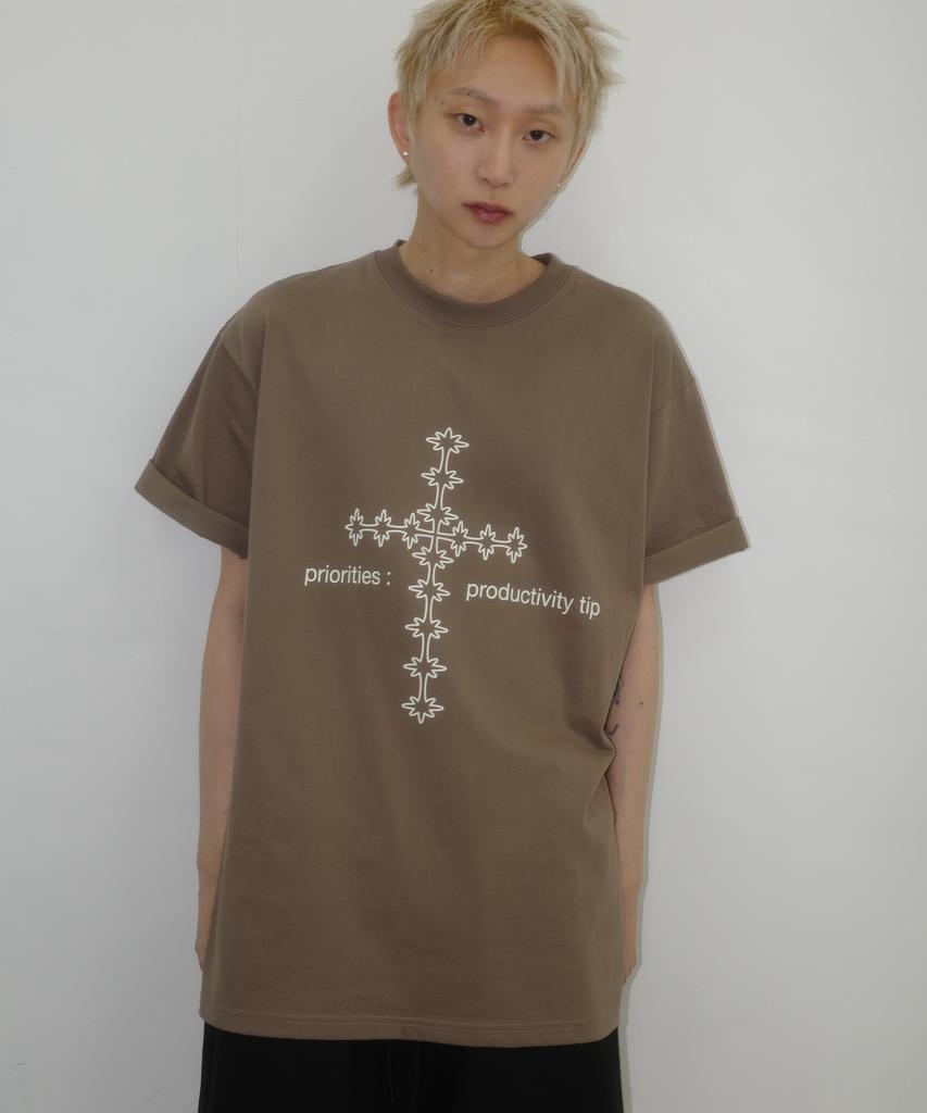 BOUNDARY Cross Line Graphic Semi-Overfit Short Sleeve T-Shirt [Light Brown]