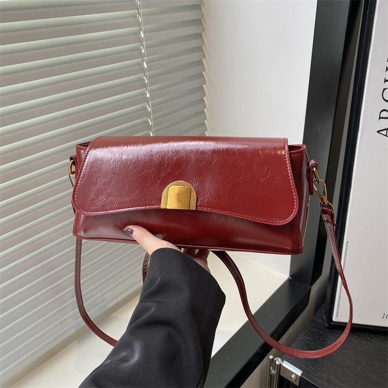 Underarm Bag Women 2025 New Trendy Popular Maillard Shoulder Bag Literary Texture Simple Commuter Small Square Bag