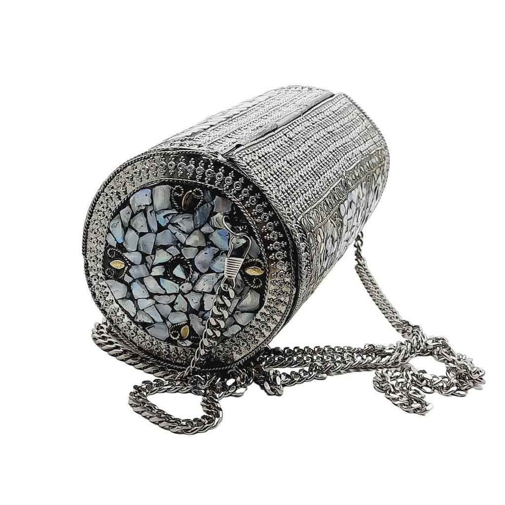 Kobieca Przyciągająca Wzrok Ręcznie Robiona Cylinder Okrągła Etniczna Srebrna Metalowa Torebka Antyczne Ślubne Puzderko