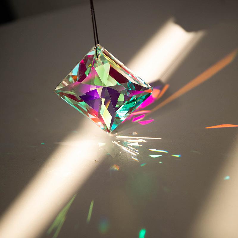 Herzförmiger Siebenfarbiger Kristall-Sonnenfänger und Windspiel – Perfektes Weihnachts- oder Geburtstagsgeschenk