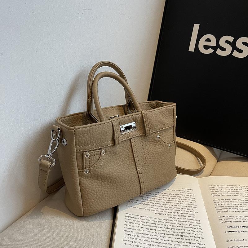 Retro texture portable small bag women's bag 2025 new simple small square bag versatile shoulder messenger bag