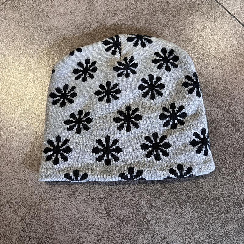 Color Fashionable Block Knitted Hat Acrylic Material Winter Streetwear Outdoor