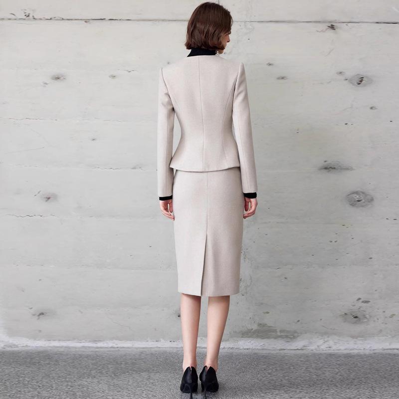 Elegant Retro Oatmeal Round Neck Skirt Suit for Women - Autumn/Winter Professional Workwear