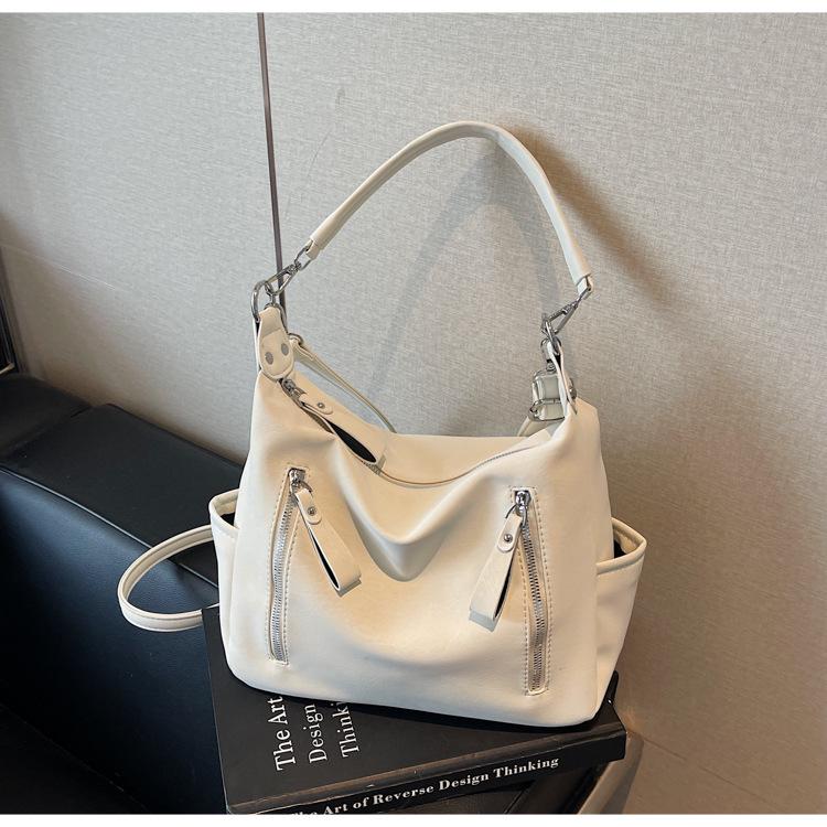 Retro Casual Women's Crossbody Bag: European & American Style, Large Capacity, High-End Tote for a Trendy Look