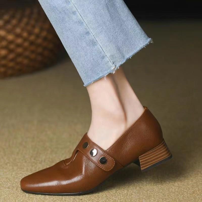 

Fashion Women s Fashion Coarse Heel Shoes Spring New Square Head Mid-mouth Rivet Anti-slip Wear-resistant Low-top Shoes 35