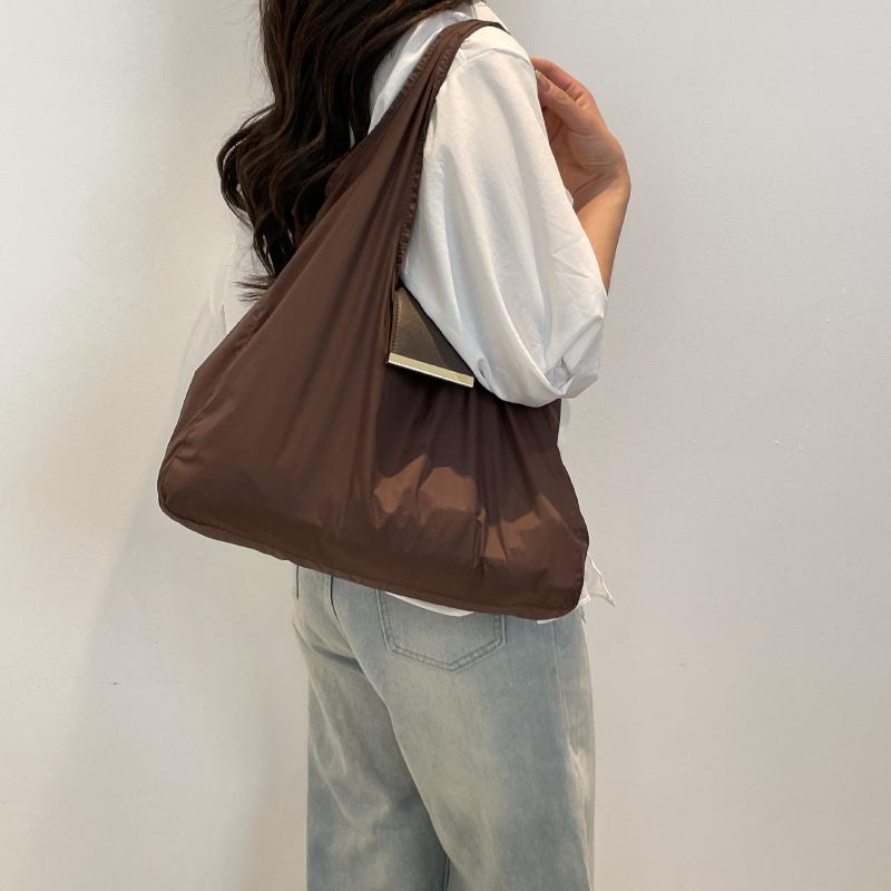 Reusable Mini Keychain Tote Bag Large Capacity Eco-Friendly Foldable Shopping Bag Key Ring Lightweight Expandable Reusable Bag