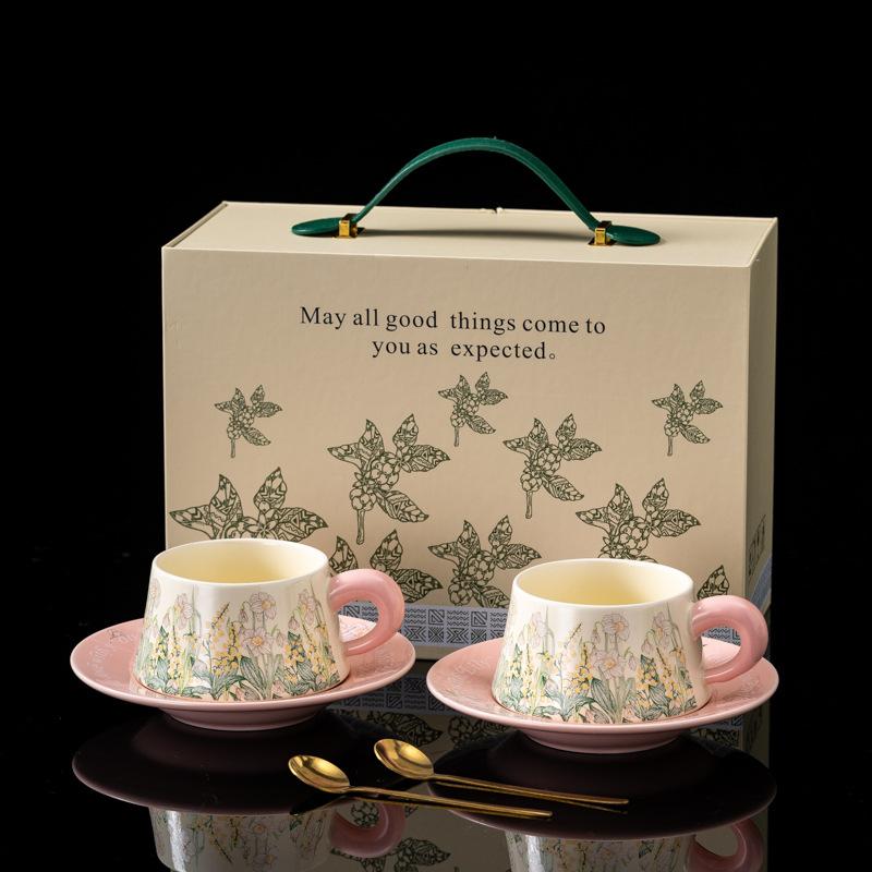 The Light Luxury Mug Is Exquisitely Crafted with A High Level of Appearance It Is A Floral Ceramic Coffee Cup and Saucer Gift Box Set