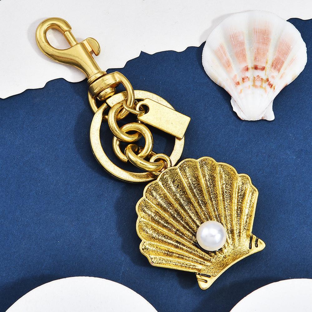Vintage Shell Artificial Pearl Keychain With Metal Antique Finish For Bags And Car Keys