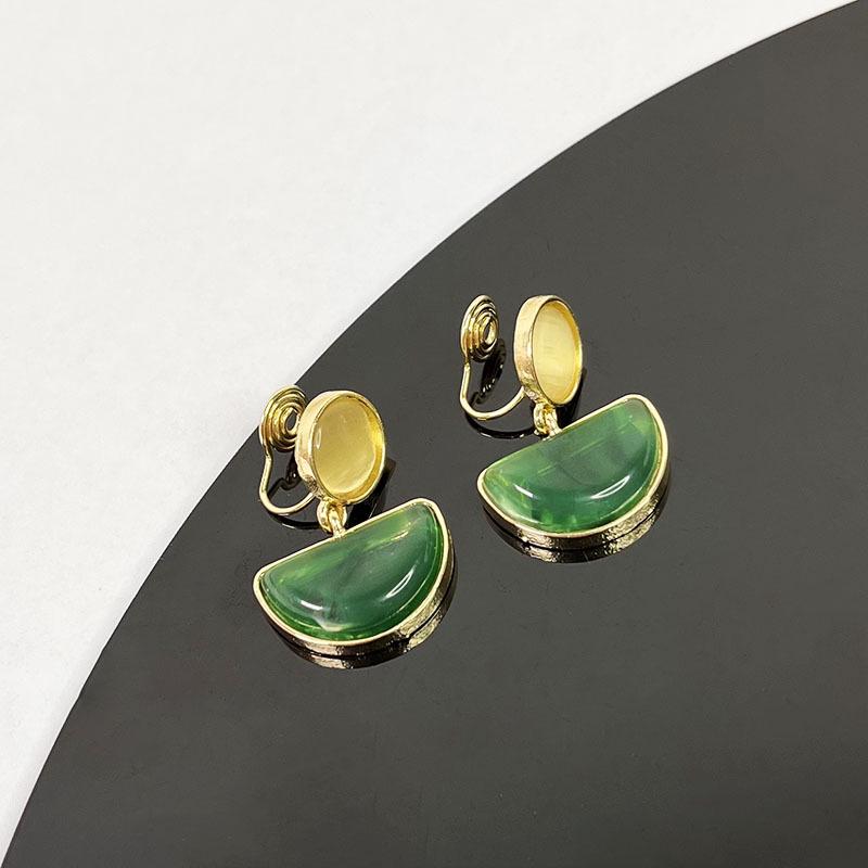 Pearl Mosquito Coil Disc Ear Clips: No-Pierce, Elegant French-Style Earrings for Women